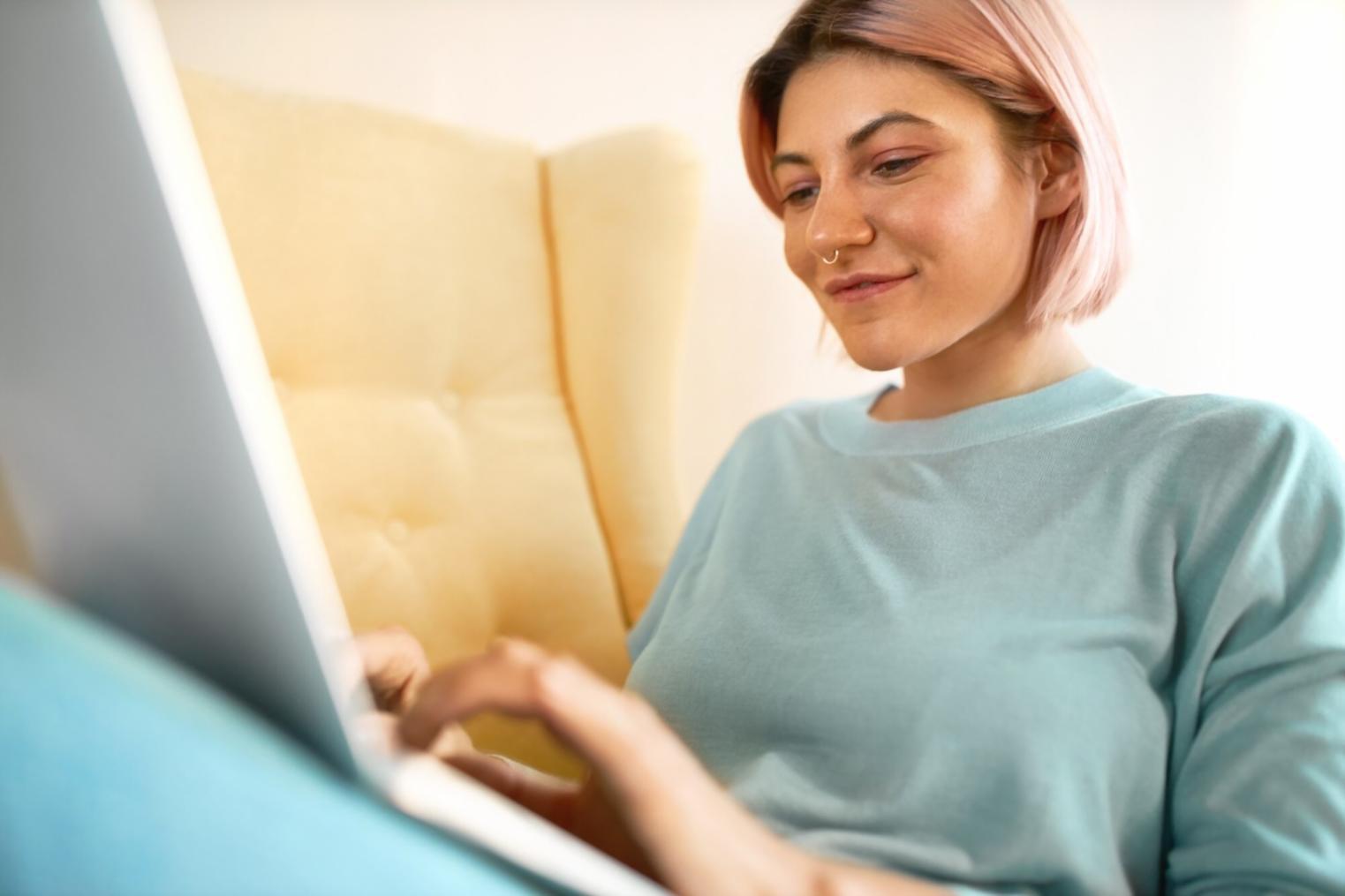 Taller de planificación financiera familiar con materiales educativos